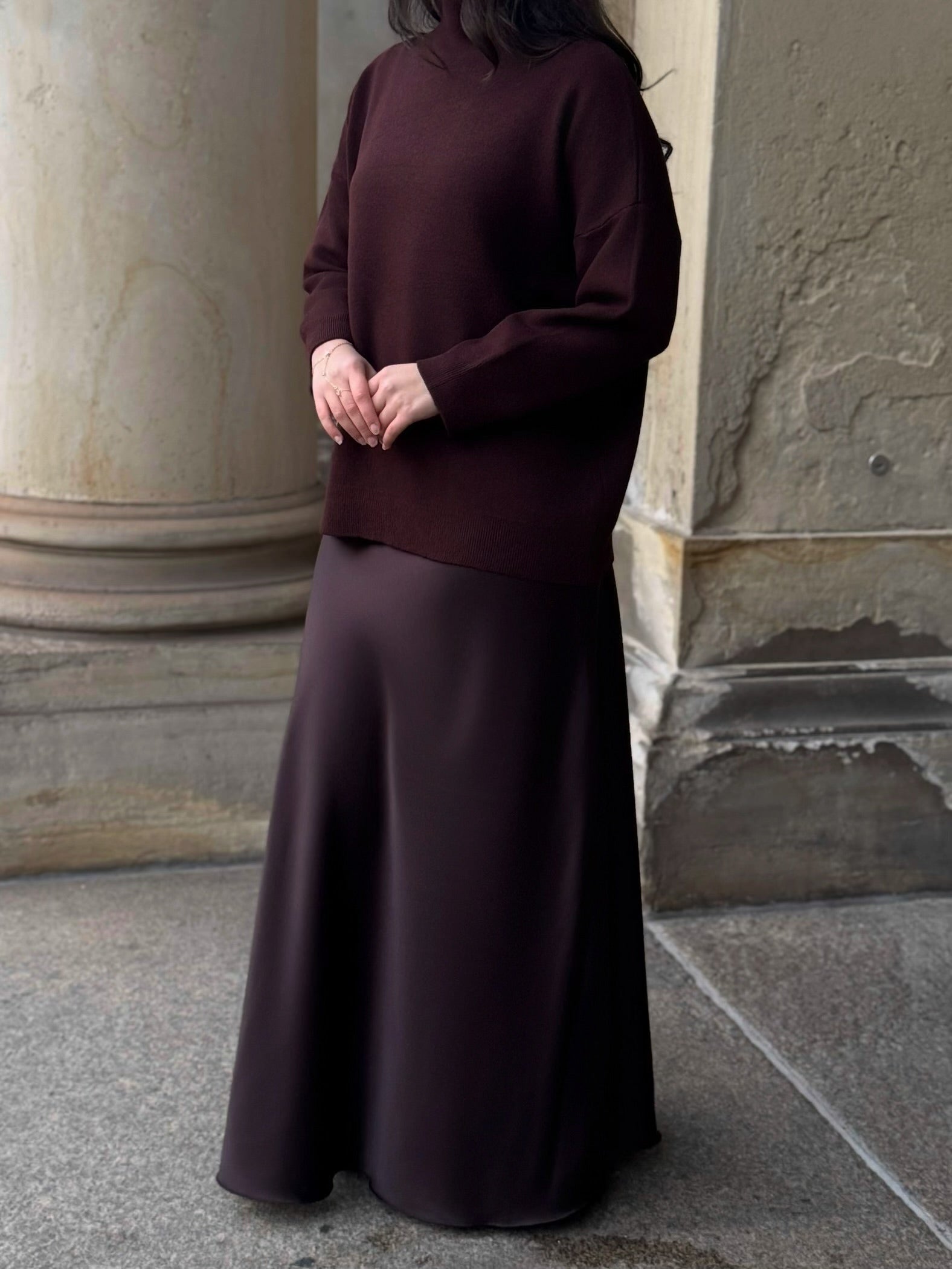 SET SWEATER-SATINSKIRT