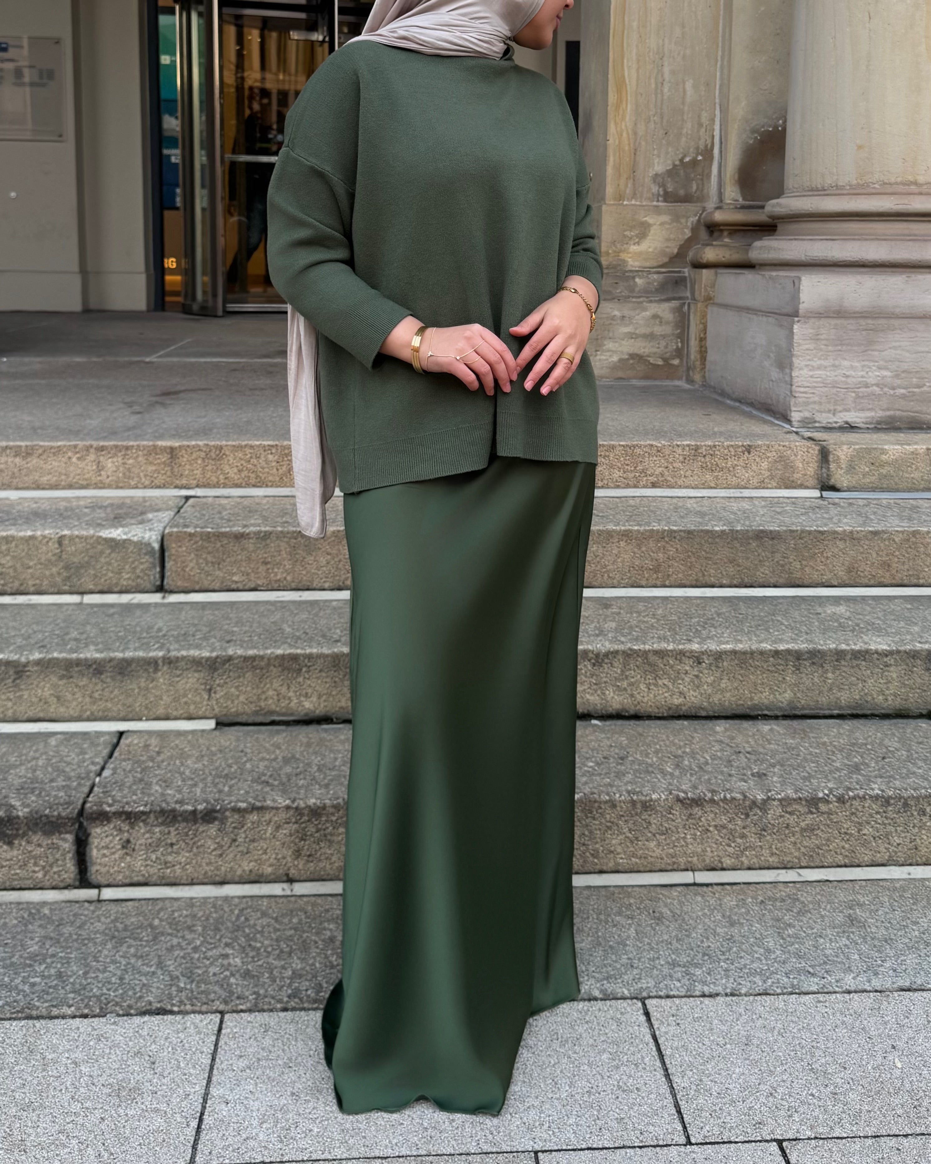 SET SWEATER-SATINSKIRT