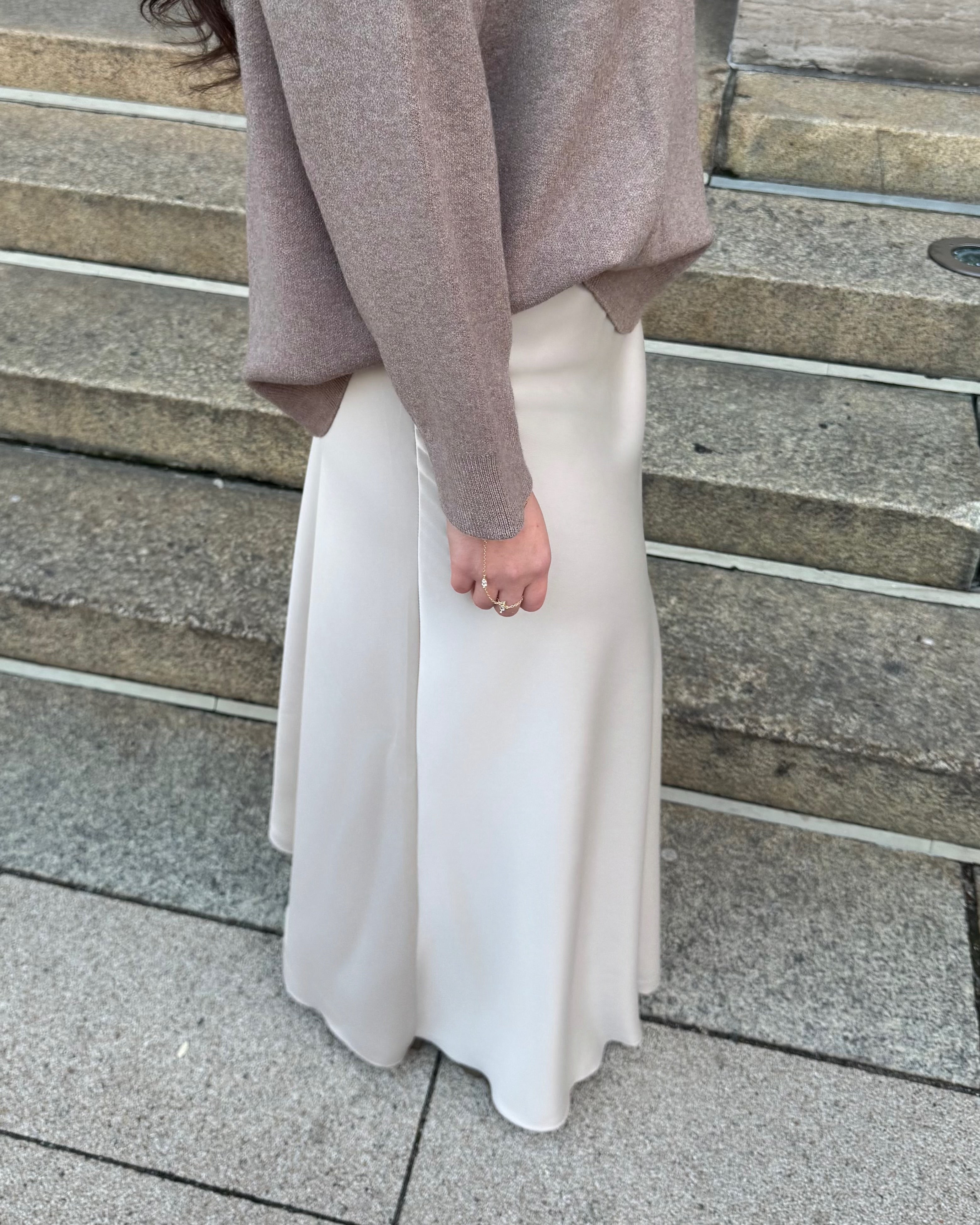 SET SWEATER-SATINSKIRT