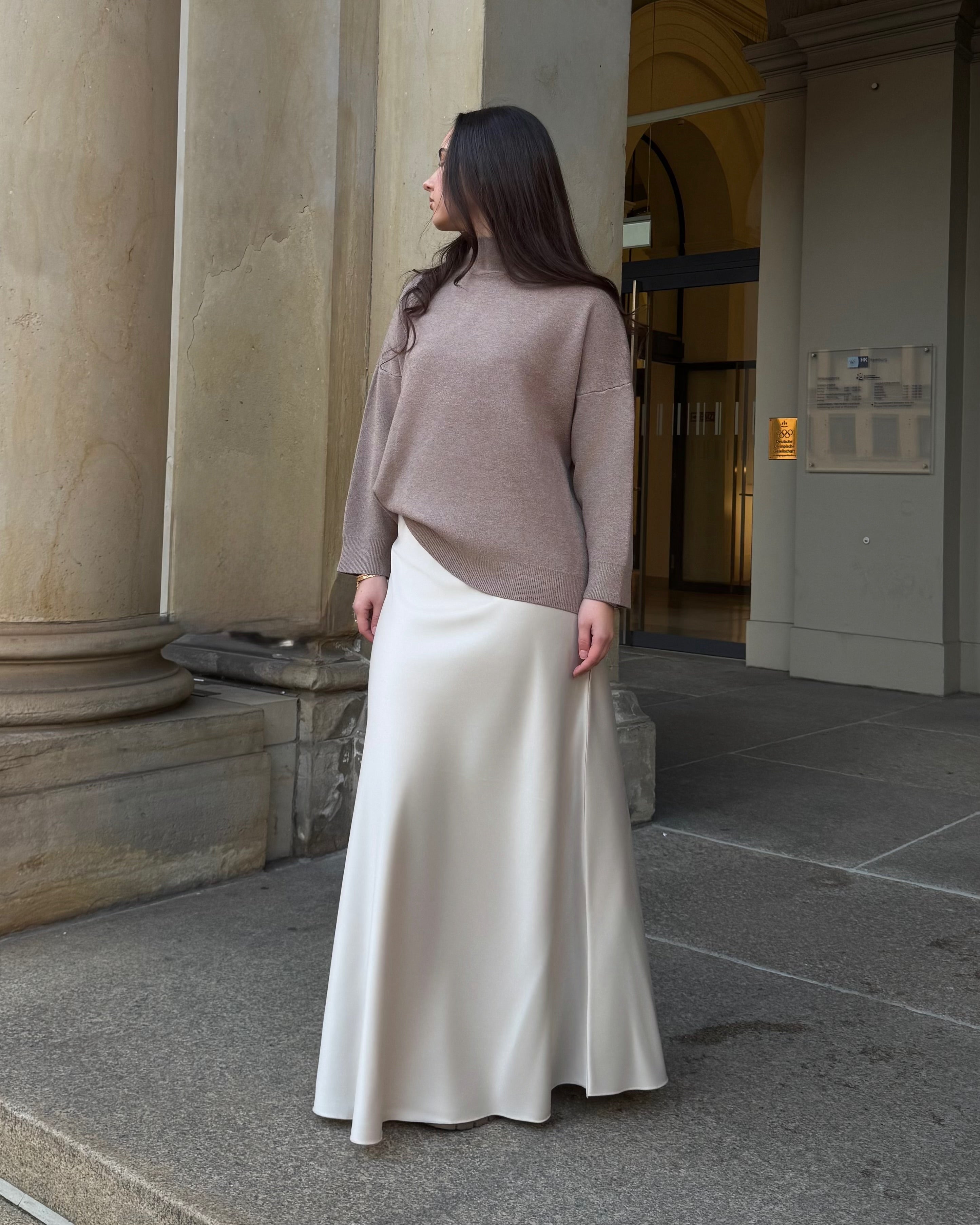 SET SWEATER-SATINSKIRT