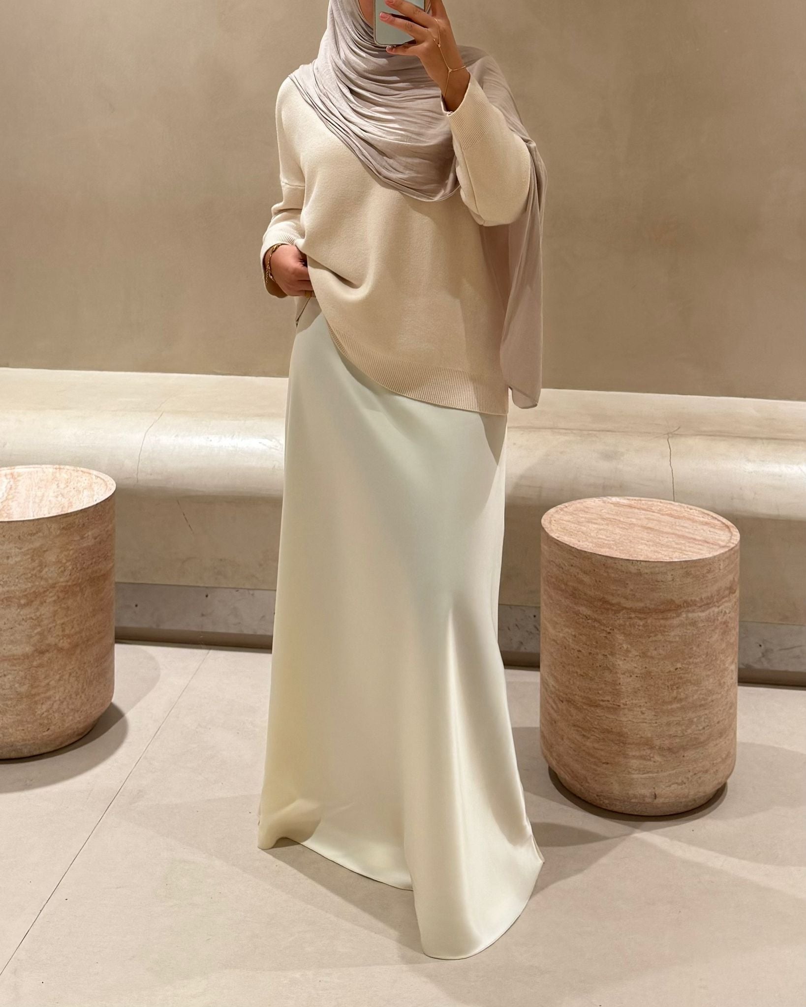 SET SWEATER-SATINSKIRT